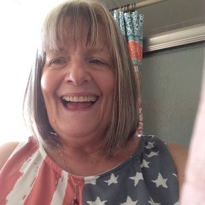 Meet your Posher, Debbie